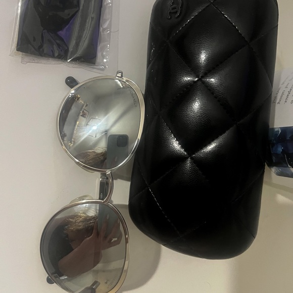 Chanel sunglasses, used but in very good condition - Picture 2 of 4